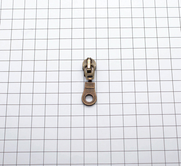 Automatik-Schieber mit  Anhänger Donut messing-antik